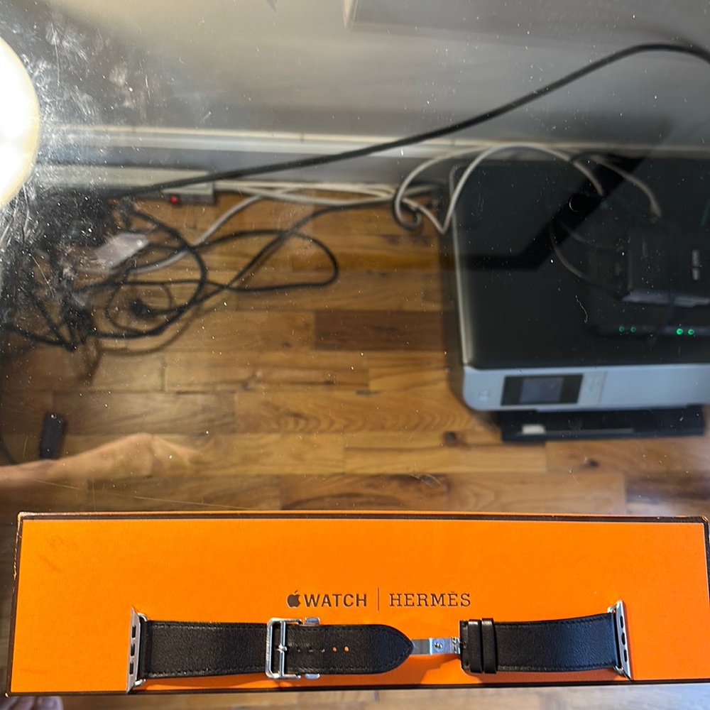 Gorgeous Hermes buckle Apple 🍎 watch strap!